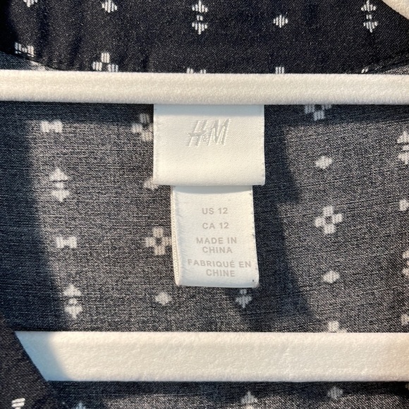 H&M black dress with white print - Picture 2 of 5